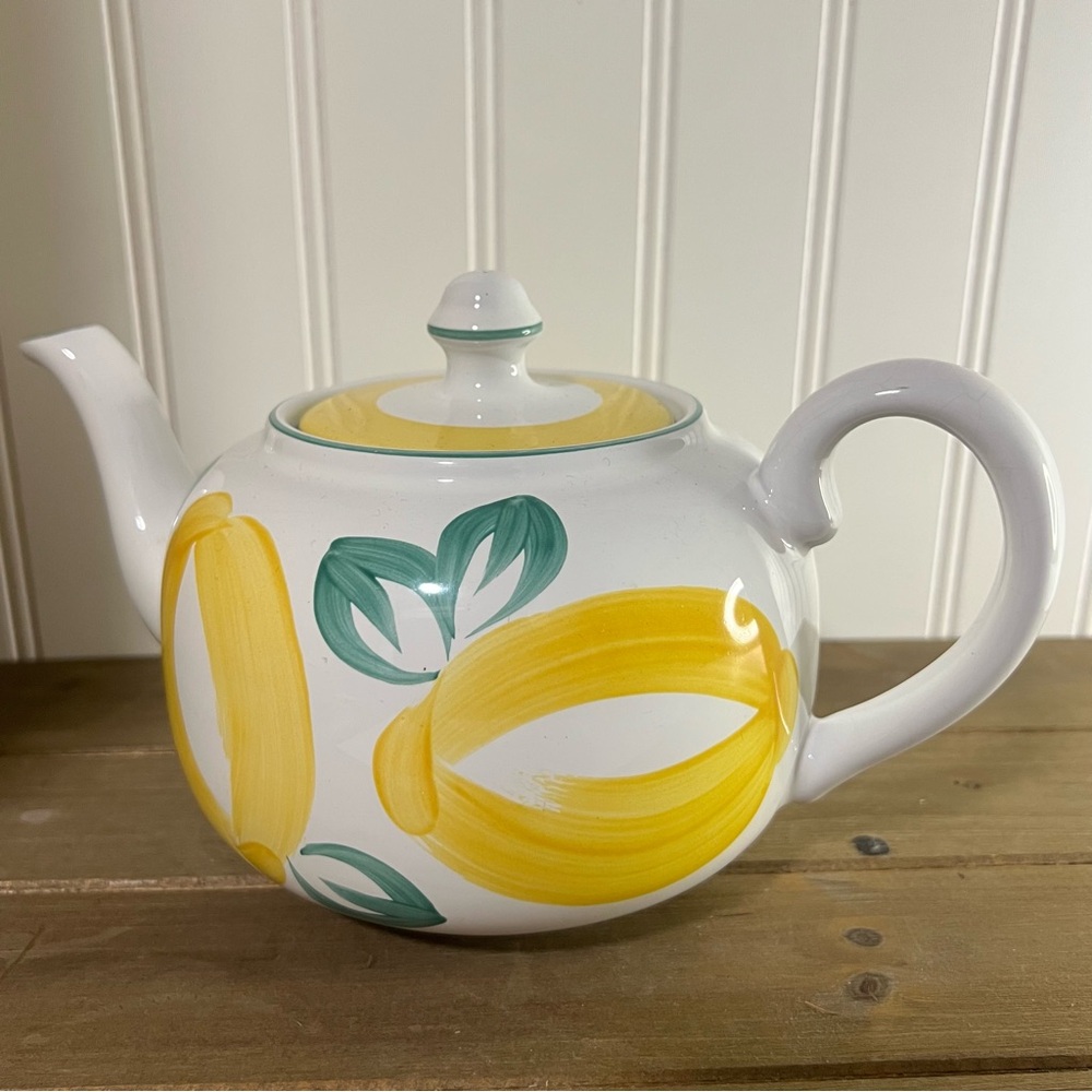 Hand painted Lemon Teapot - Picture 2 of 5